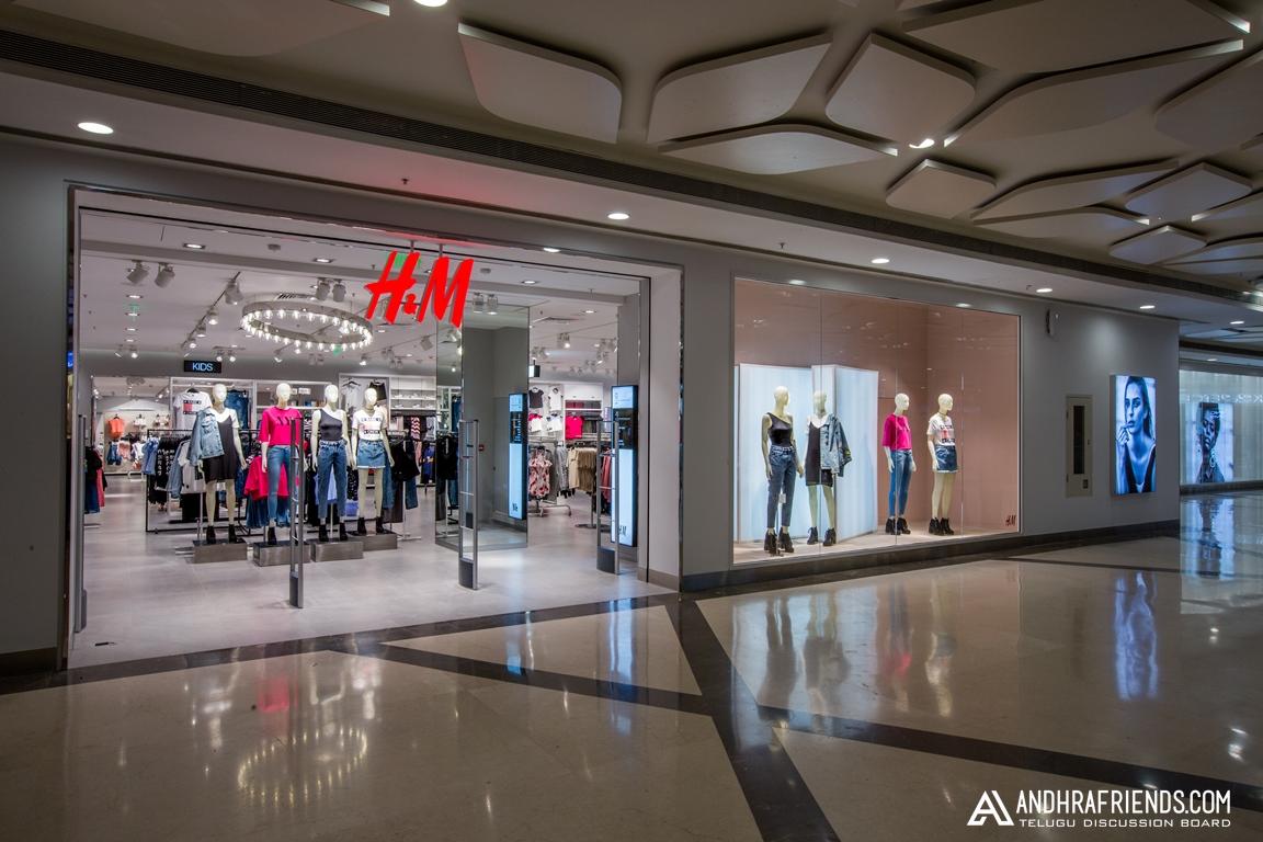 H&M Hyderabad Store Outside Facade.jpg Telugu Movie Wallpapers