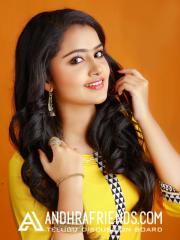 Anupama-Parameswaran-Stills-1.jpg