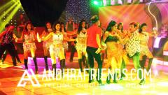 Sanjay Mishra & Manoj Joshi at on location event of film 'Hume Toh Loot Liya' title track was held recently at RDL Studio, Naigaon.2.JPG