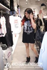58fa38a83517e-HMHyderabadLaunch-AdahSharmashoppinginstore.JPG