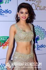 Urvashi Rautela (14).jpg