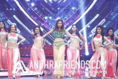 Zee Tv Apsara Awards (7).jpg