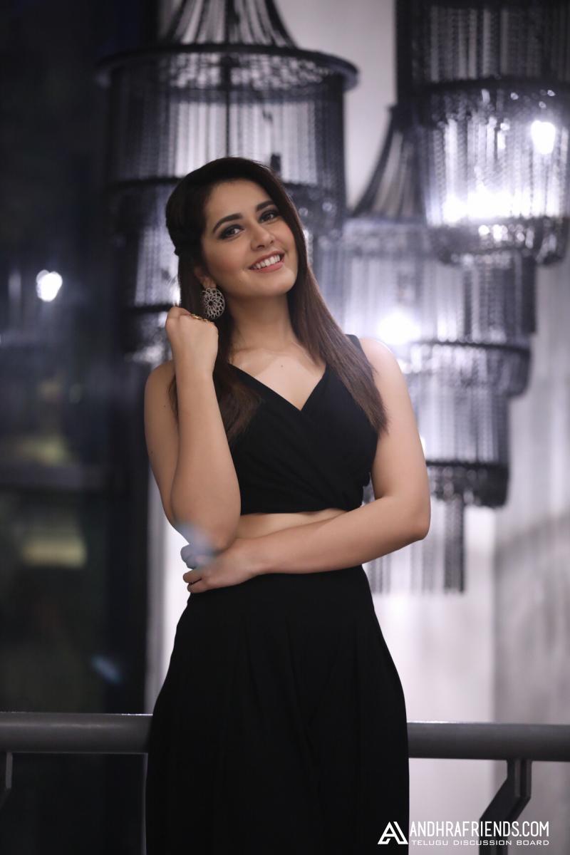 Rashi Khanna stlils