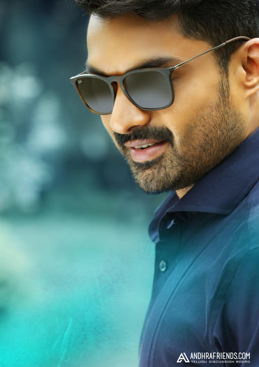 Nandamuri Kalyanram's First Look in MLA