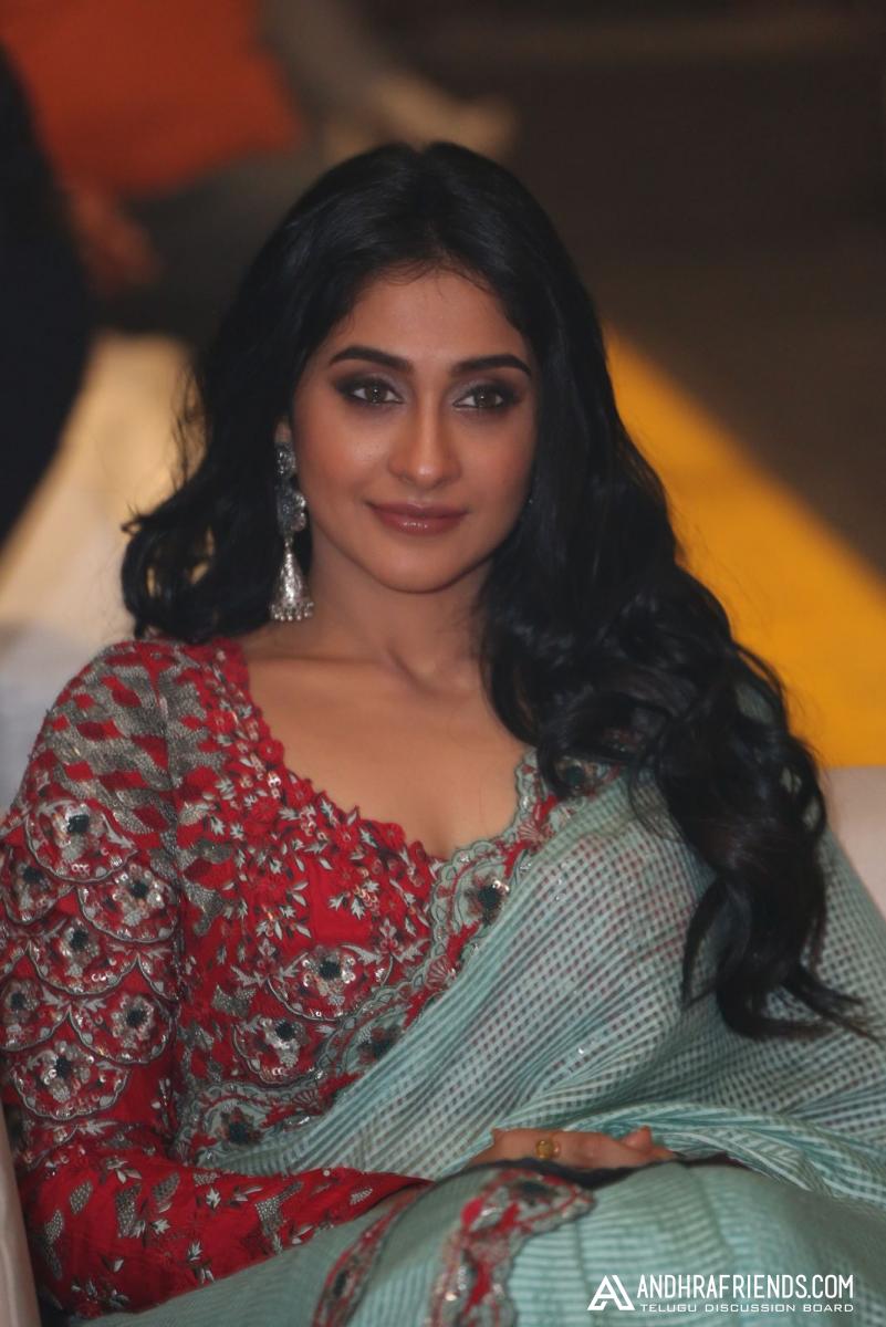 Regina Cassandra New photos