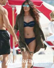 Priyanka-Chopra-Hot-Bikini-Video.jpg