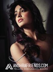 yami-gautam-FHM-4.jpg