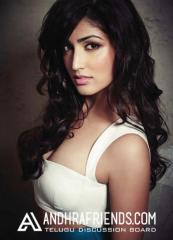 yami-gautam-FHM.jpg