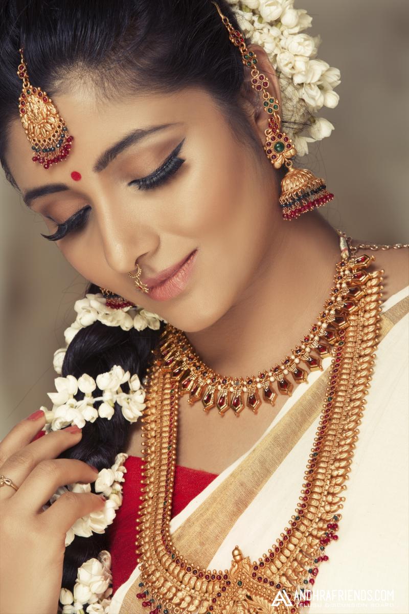 Actress Adhiti New Photo Shoot Images