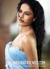 Veena-Malik-Maxim-2017-Photos-5.JPG