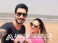Sunny-Leone-romancing-with-Hubby-in-beach-Photos7.jpg