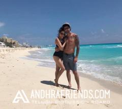 Sunny-Leone-romancing-with-Hubby-in-beach-Photos8.jpg