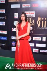 adah-sharma-iifa-awards-2017-5.jpg