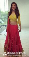 Beauty-Queen-Kajal-Aggarwal-New-Photoshoot-for-Poorvika-Mobile-Ad-4.jpg