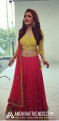 Beauty-Queen-Kajal-Aggarwal-New-Photoshoot-for-Poorvika-Mobile-Ad-5.jpg