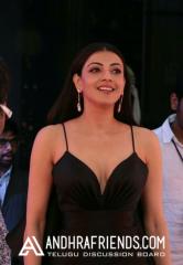 kajal-aggarwal-zee-golden-awards-3.jpg