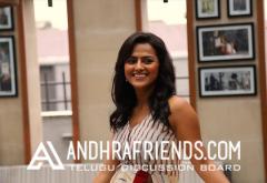 Actress Shraddha Srinath Sizzling Photos