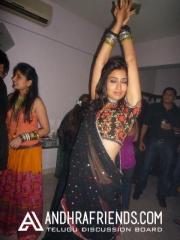 New-Year-s-Special--See-How-Our-Tamil-Celebs-Party-Unseen-Photos25.jpg