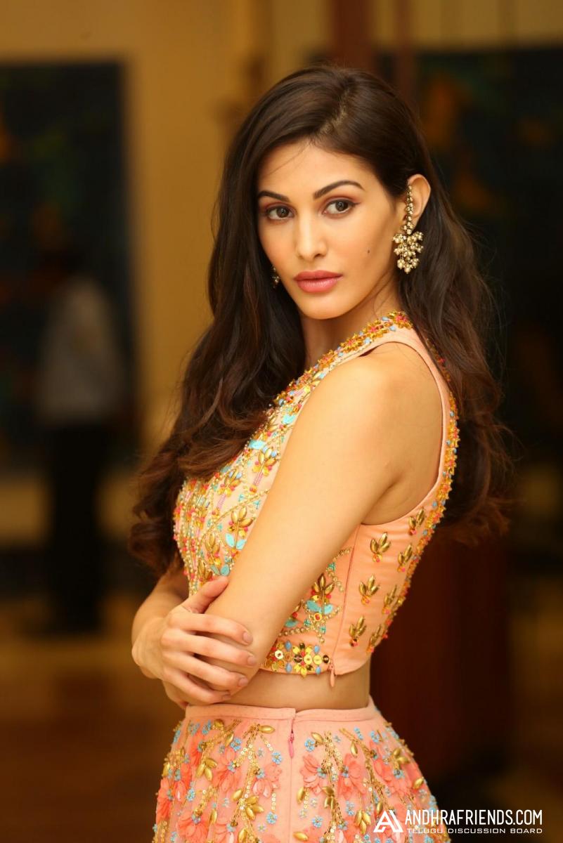 Amyra Dastur Photos