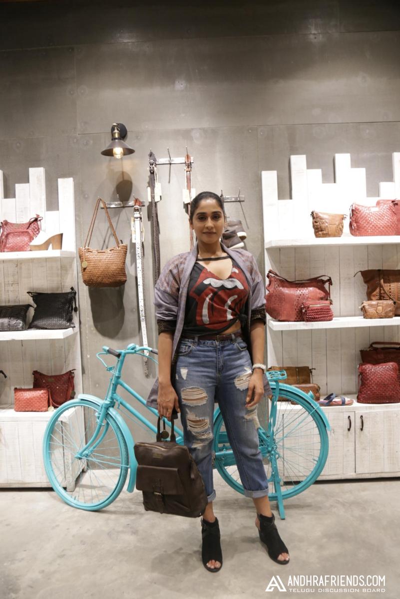 Actress Reginaa Cassandraa launches ‘KOMPANERO’ SS’ 18 Vintage